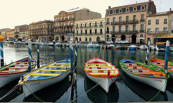 bateaux a quai sète